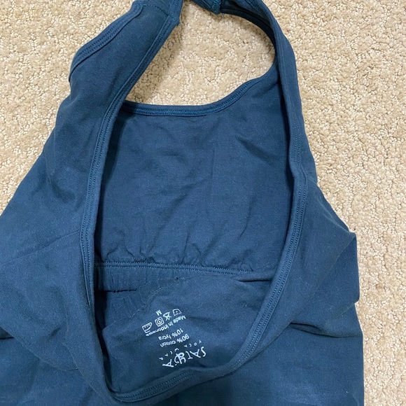 Halter top - Picture 2 of 3